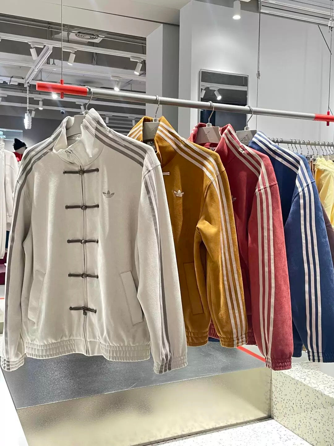 walhalaa-color palat for adidas jacket